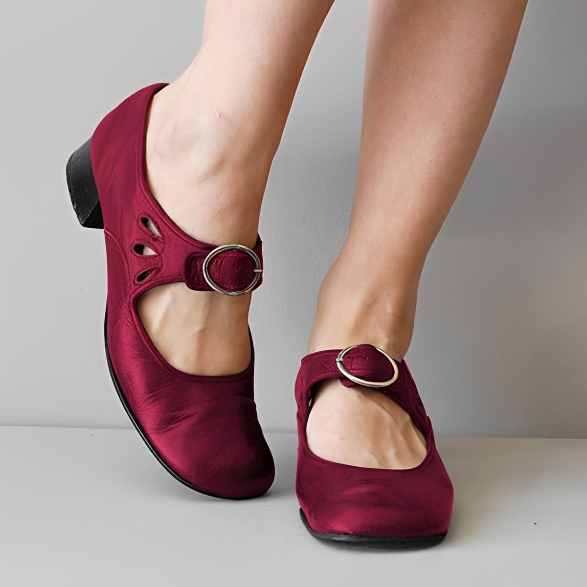 Navie - Bequeme Zehensandalen mit rundem Design