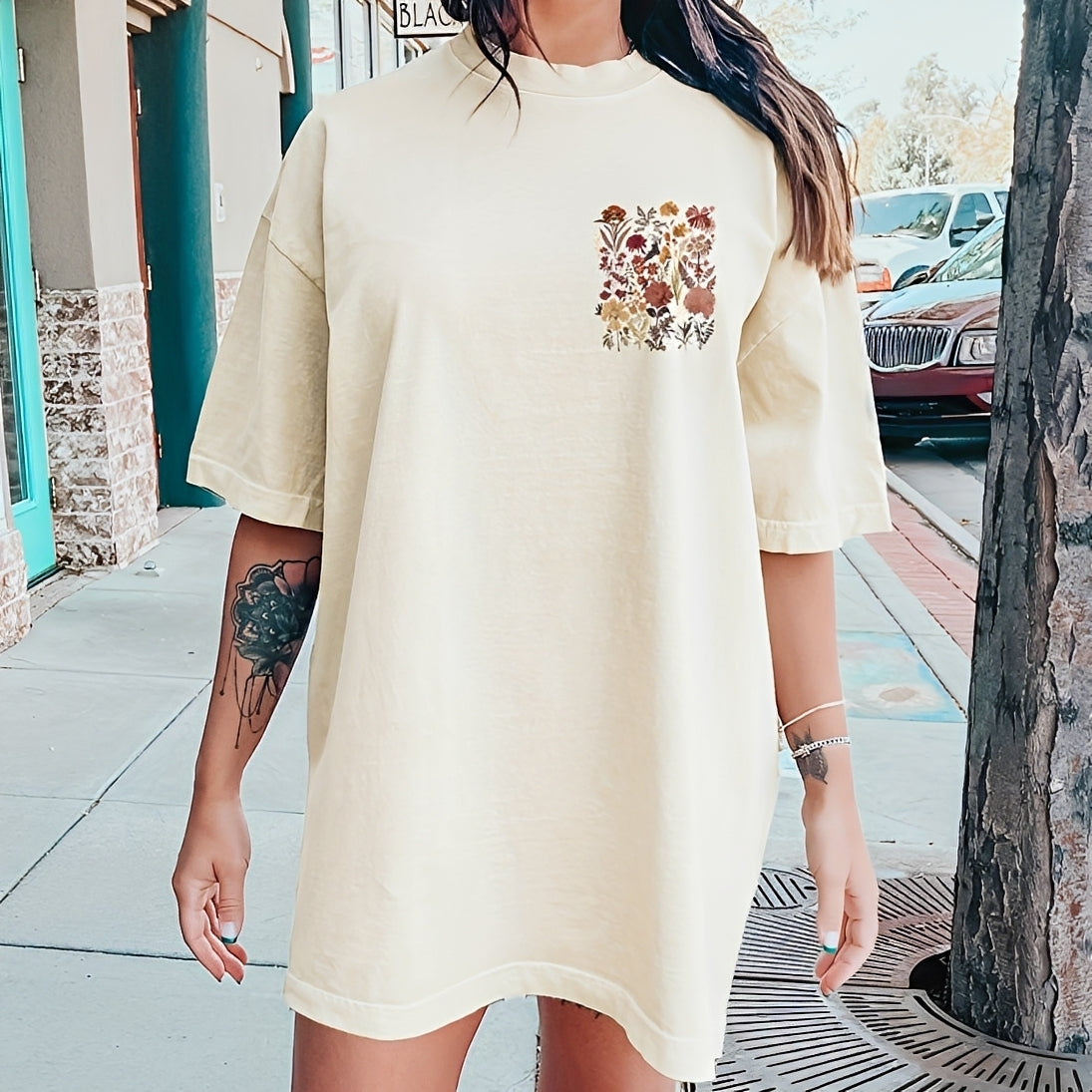 Thea - Modisches T-Shirt mit Blumenprint