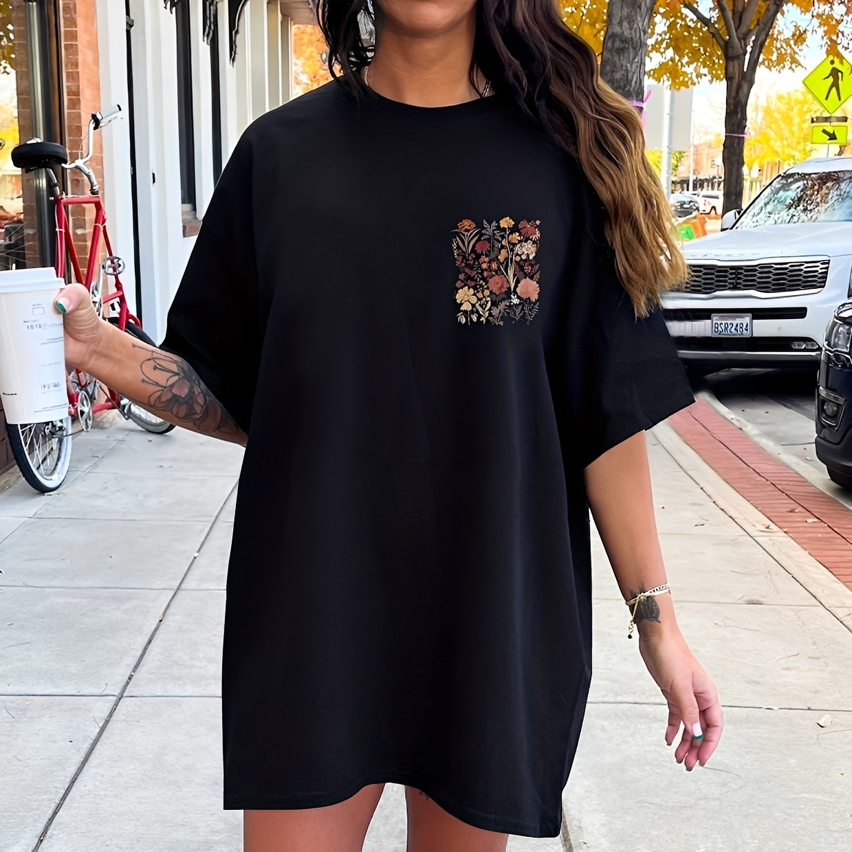 Thea - Modisches T-Shirt mit Blumenprint