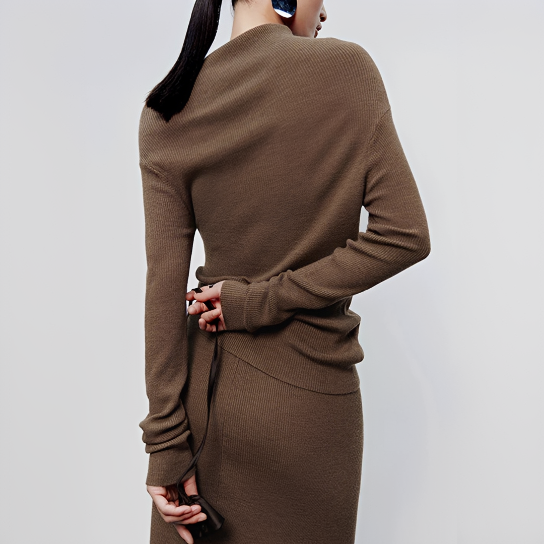 Larissa - Langärmliges Oberteil mit asymmetrischem Design