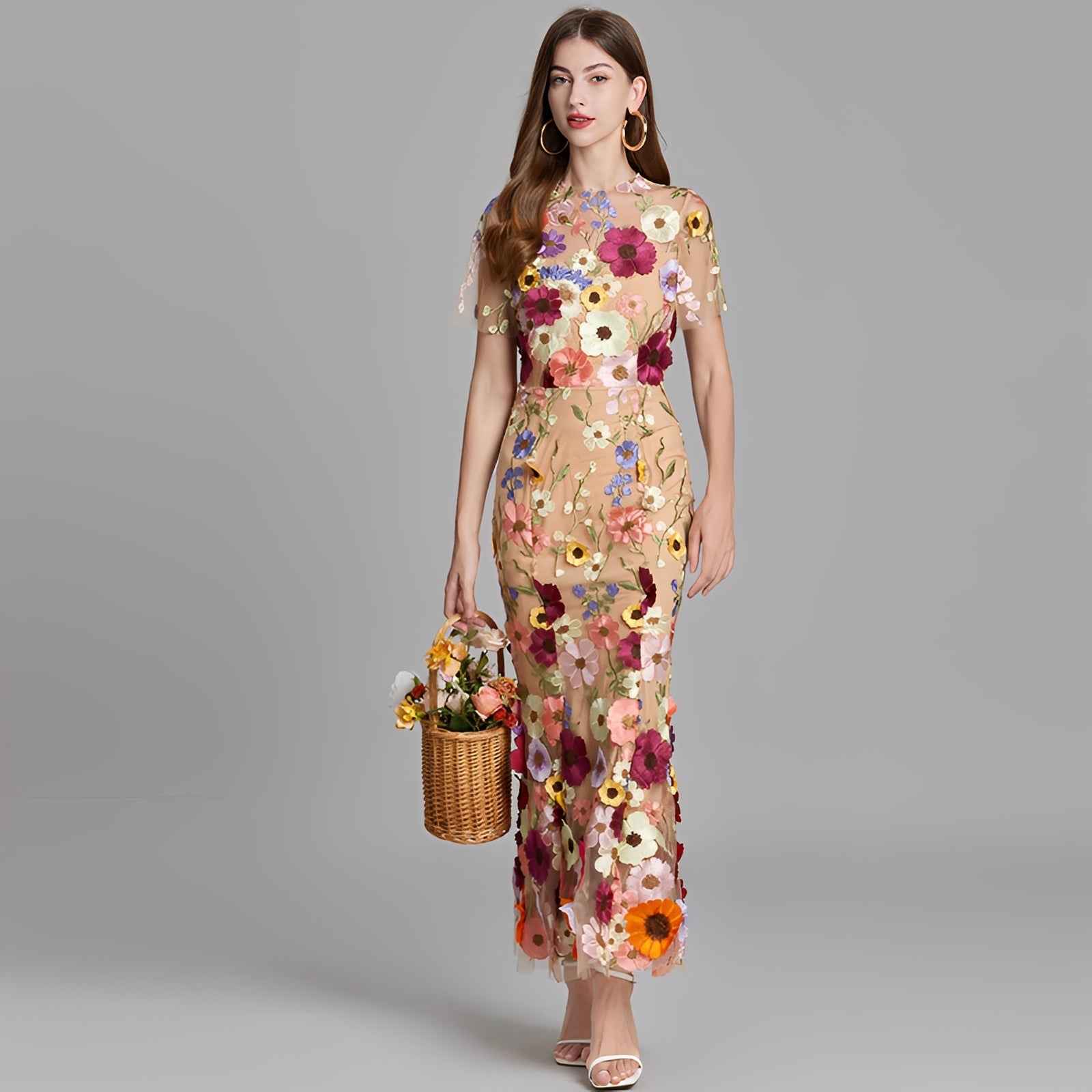 Nina - Elegantes Mädchenkleid mit Blumenstickerei