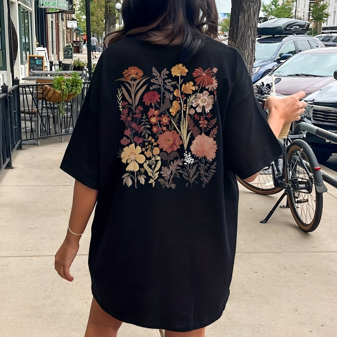 Thea - Modisches T-Shirt mit Blumenprint