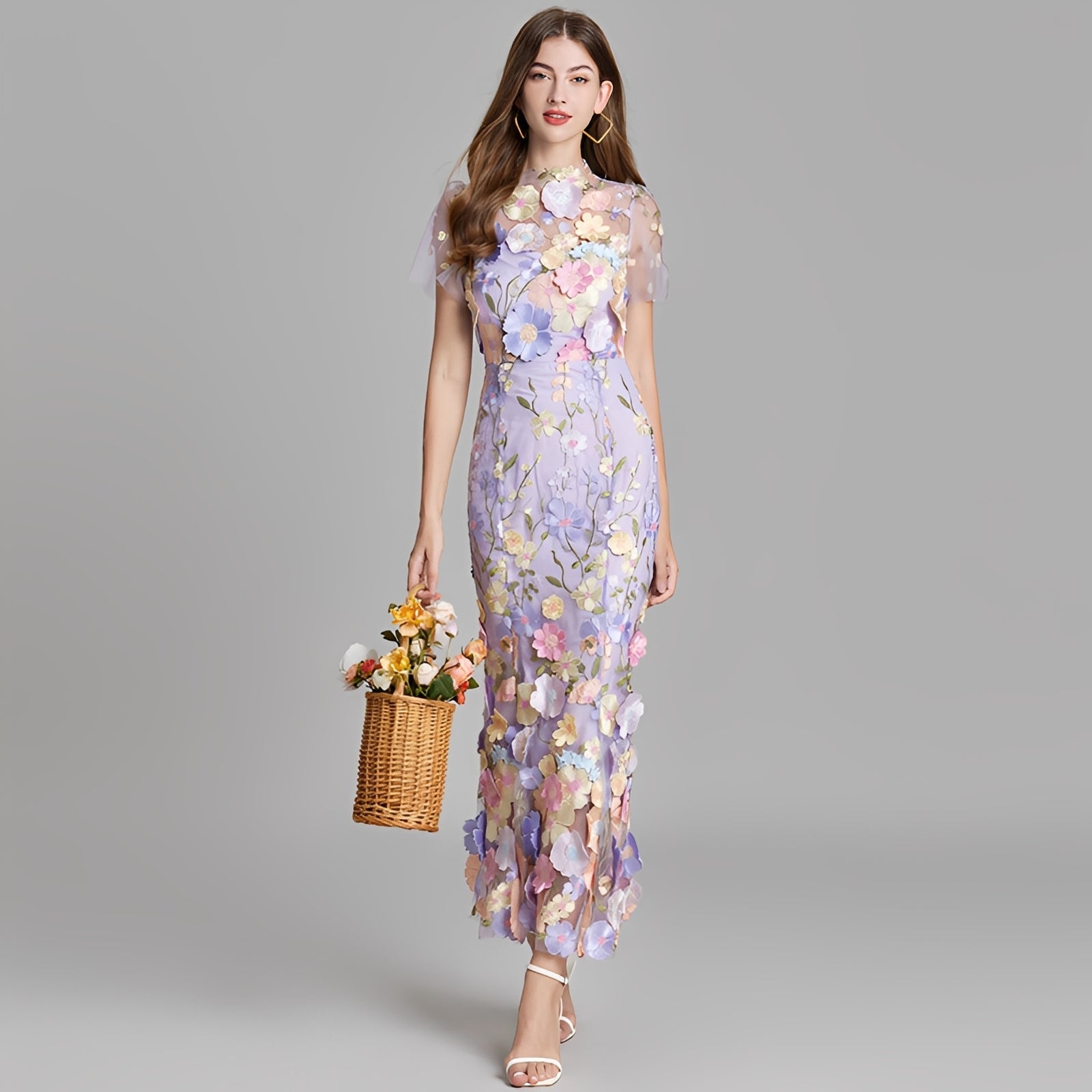 Nina - Elegantes Mädchenkleid mit Blumenstickerei