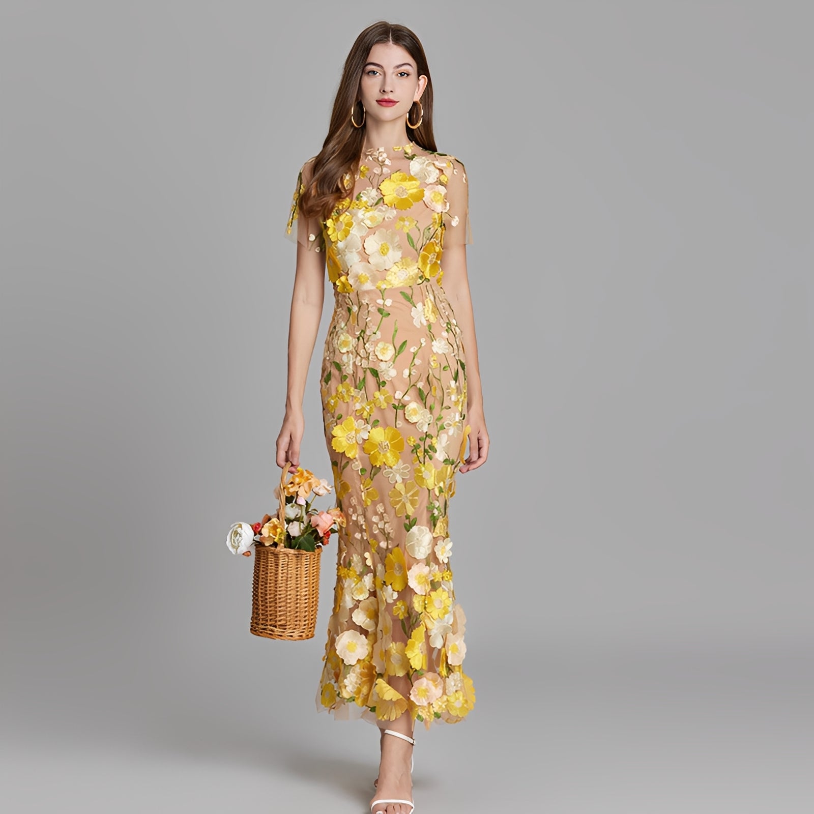Nina - Elegantes Mädchenkleid mit Blumenstickerei