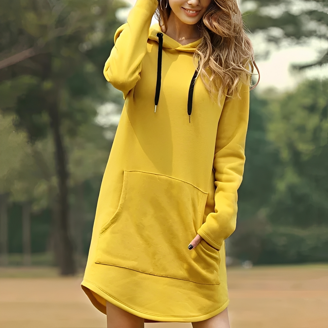 Juris - Stilvolles kurzes Kleid mit Kapuze