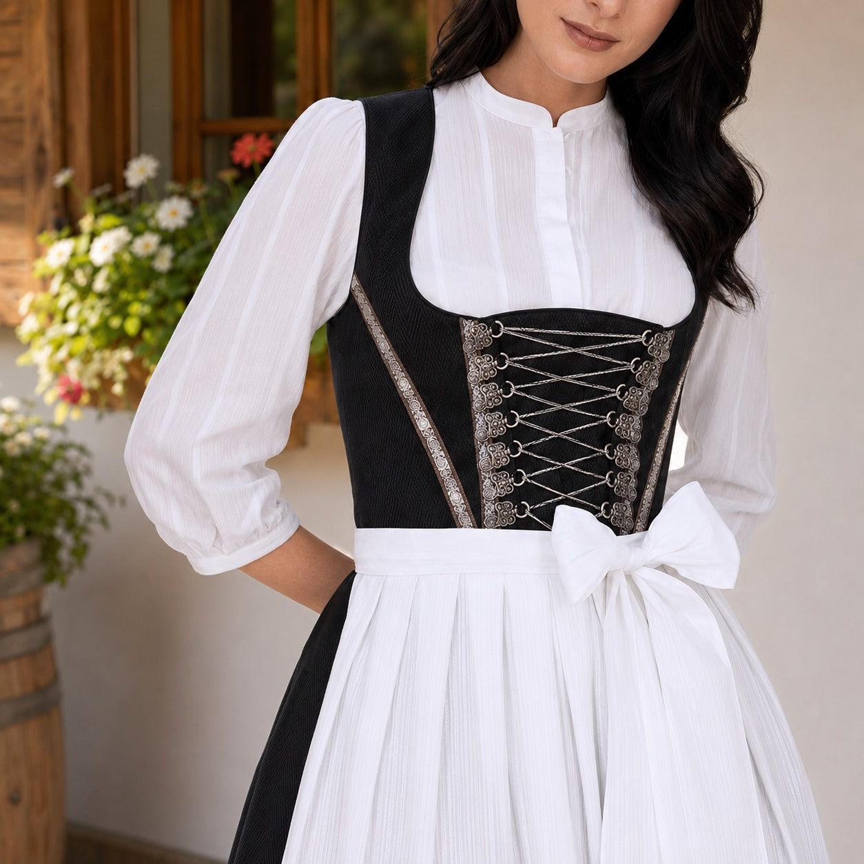 Nina - Modernes Oktoberfest-Dirndl mit langen Ärmeln