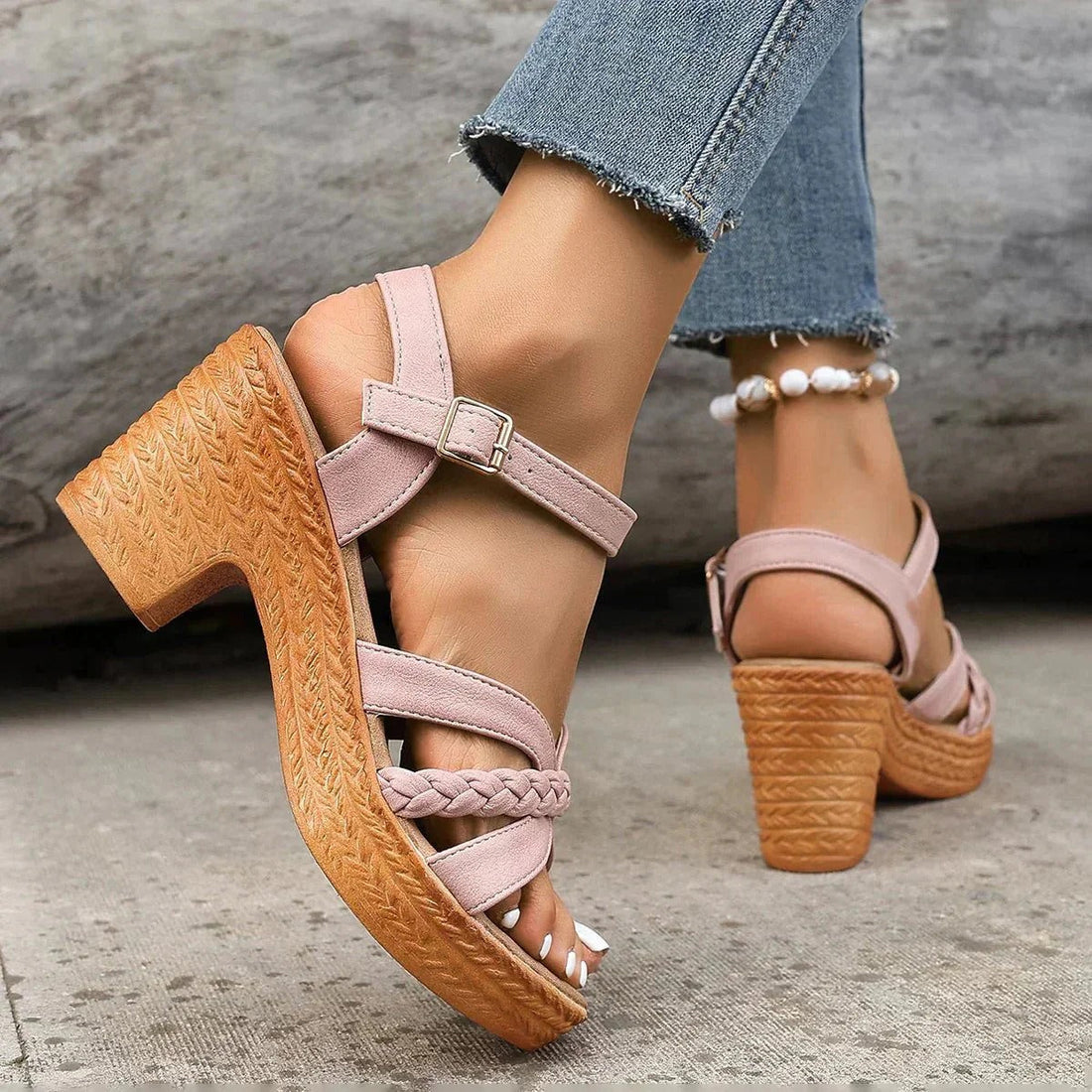 Ffion - Modische, einfarbige Sandalen