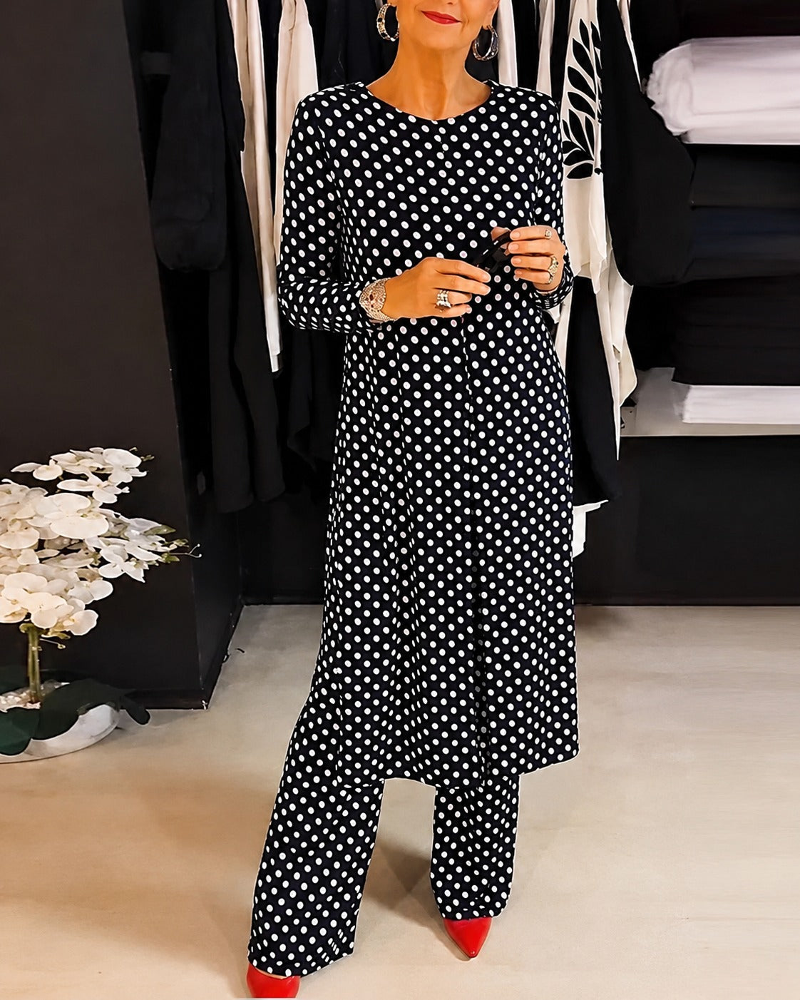 Diana - Stilvolles Punkte-Ensemble mit Schlitz