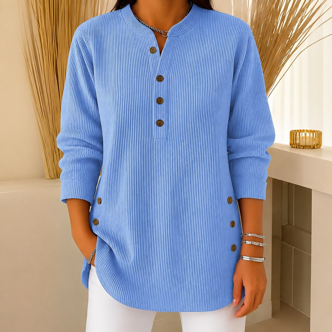 Jocelyn - Ein lässiger Damenpullover mit Knöpfen
